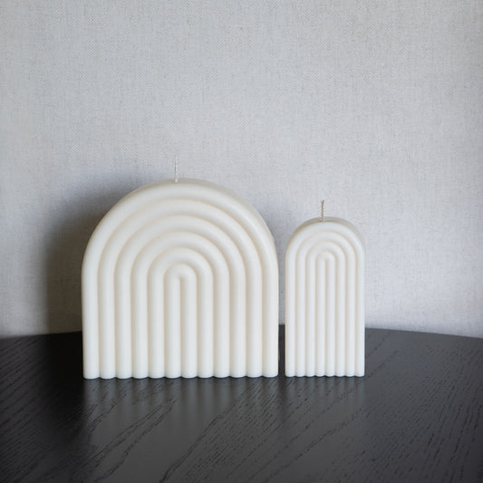 Kerzen Set Farverig in natürlichem Cremeton – skulpturale Regenbogen Designkerzen, Rapswachs, handgefertigt in Hamburg, 100 % pflanzlich & nachhaltig. Studio Z.